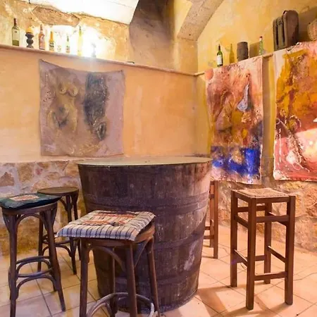 Charming Townhouse 7 Pax Wifi/aircon - Ca's Padri *